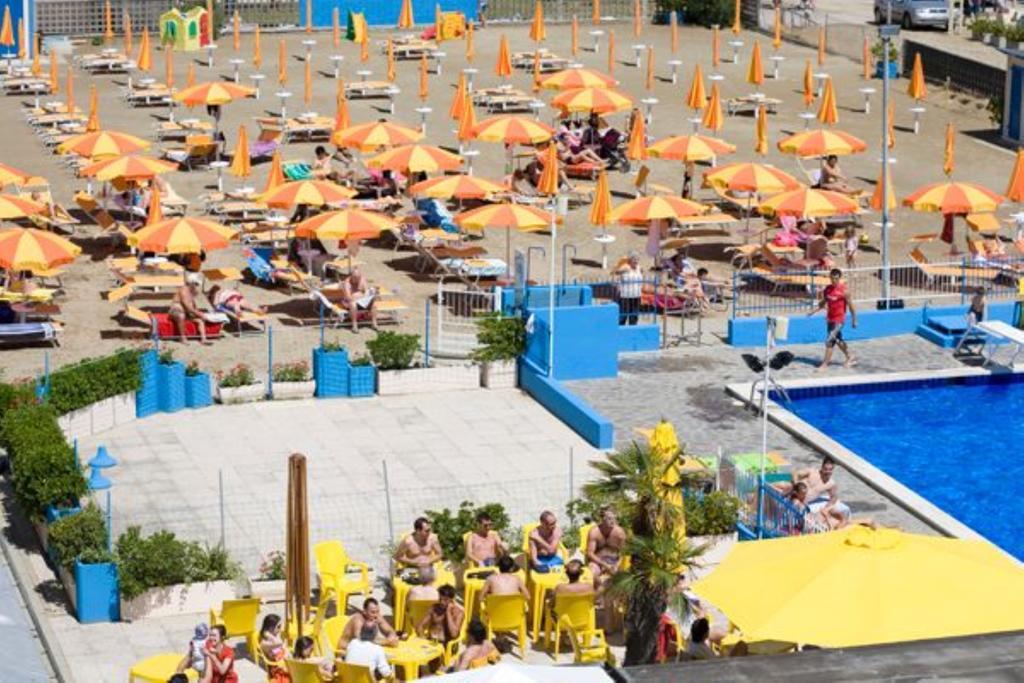 Hotel Leonardo Cesenatico Kültér fotó