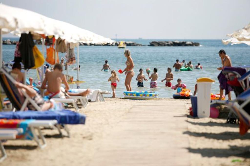 Hotel Leonardo Cesenatico Kültér fotó