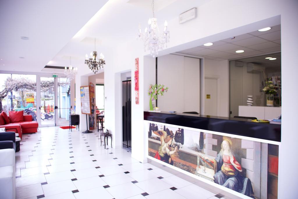 Hotel Leonardo Cesenatico Kültér fotó